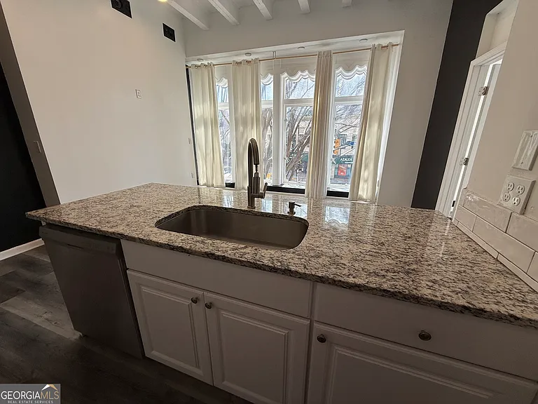 32 Peachtree St NW #207 — Photo 2