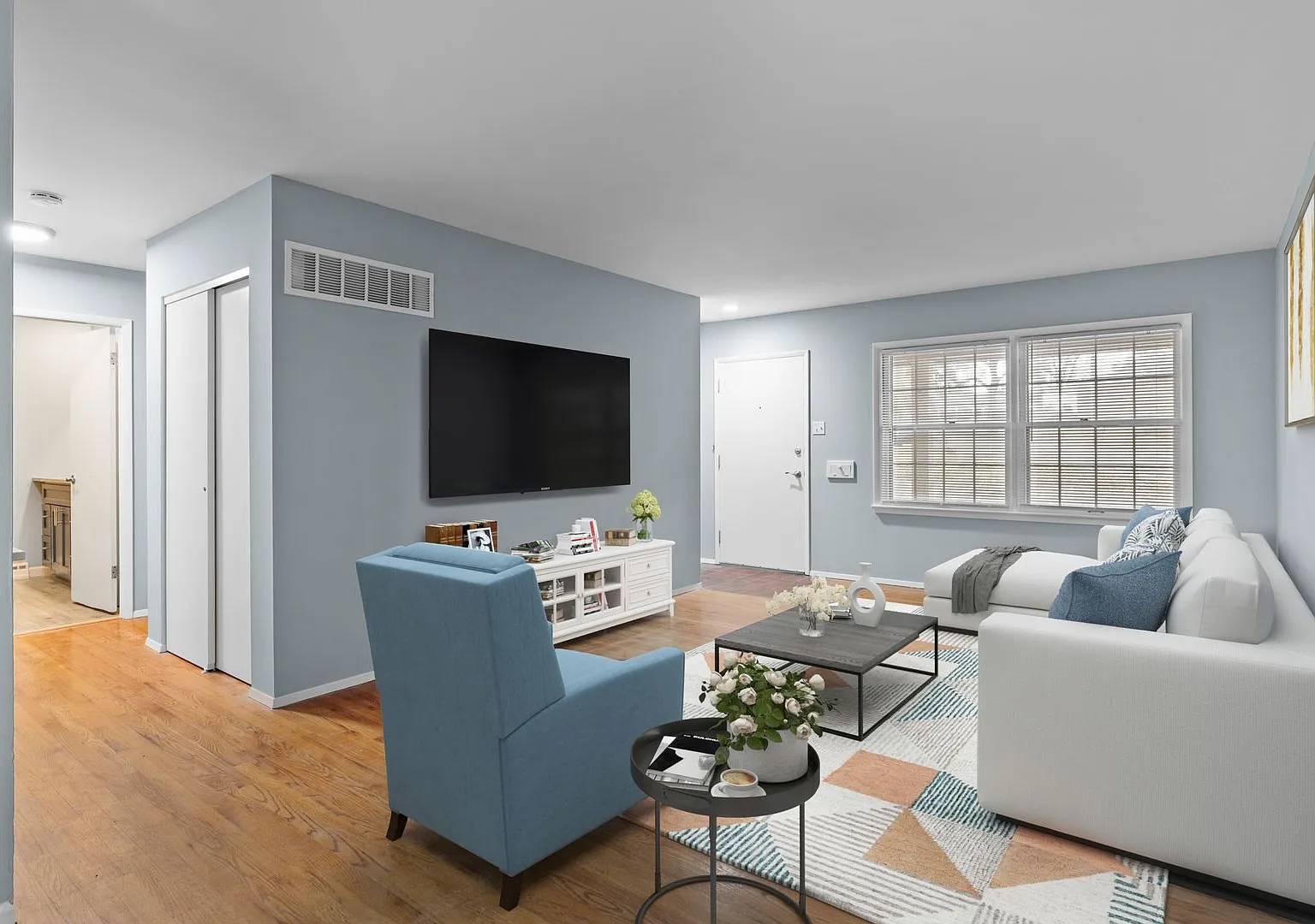2 Bed Premium W/ Patio - Granite, Spacious, Natural Light, Basement! — Photo 3