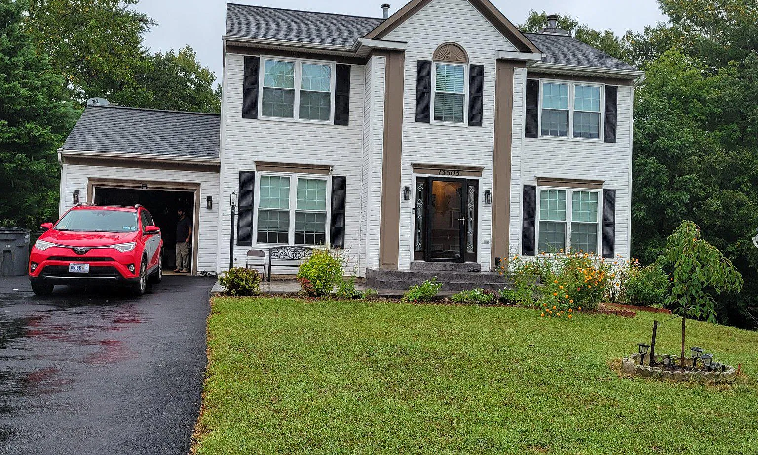 4 bed, 2.5 bath, 1946 sqft, $3,200 — Photo 1