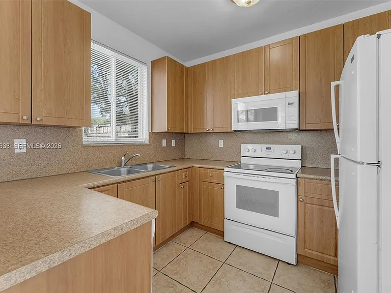 2712 SE 15th Pl #148 — Photo 12