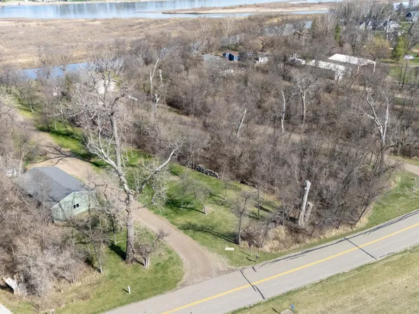 8460 Willow Rd N, Mandan, ND 58554