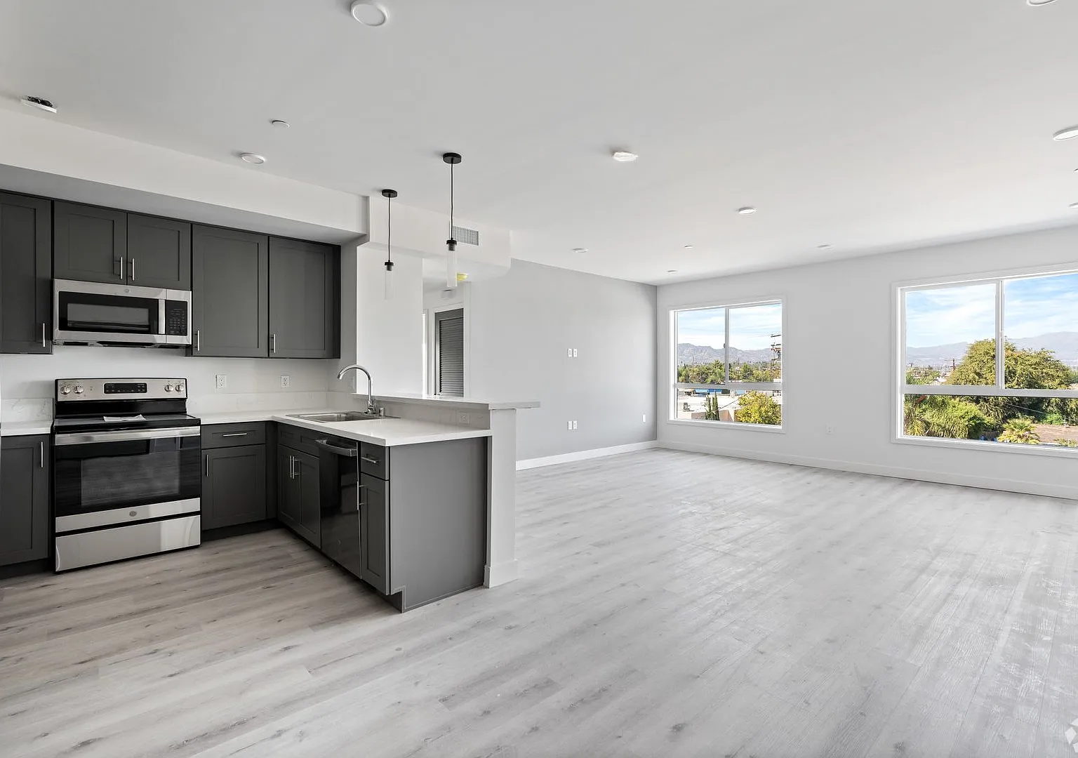 6904 Eton Ave. — Photo 2