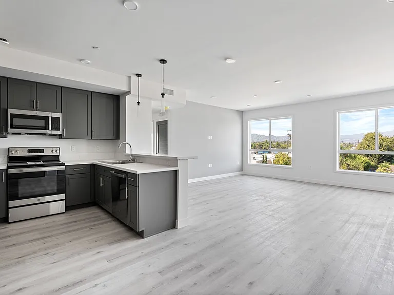 6904 Eton Ave — Photo 19