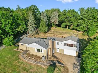 618 Whistler Dr, Rochester, PA 15074