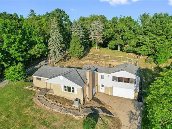 618 Whistler Dr, Rochester, PA 15074