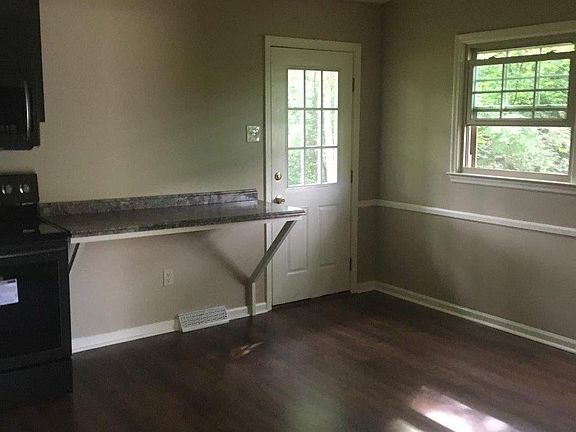 5th image of 3817 Winding Brook Ct