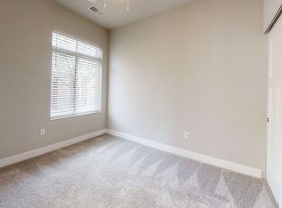 402 W Church St #105, Champaign, IL