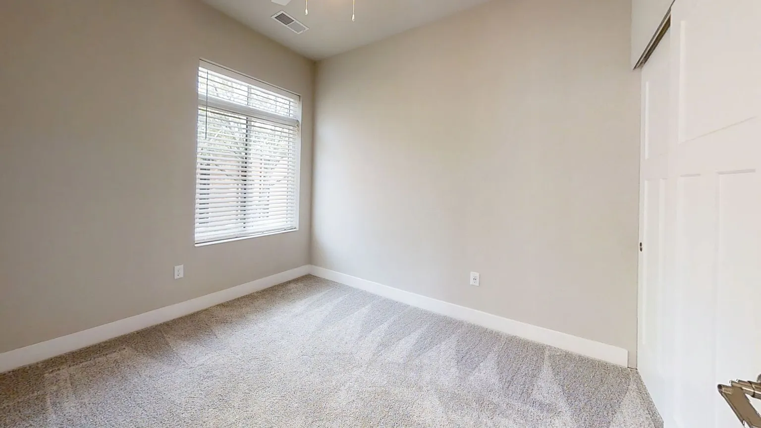 402 W Church St #105 photo 1