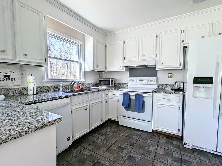 8822 Nottoway Dr — Photo 43