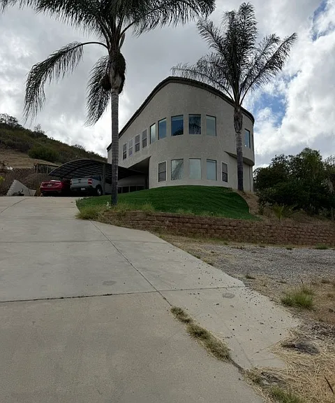 Bernardo Ave — Photo 2