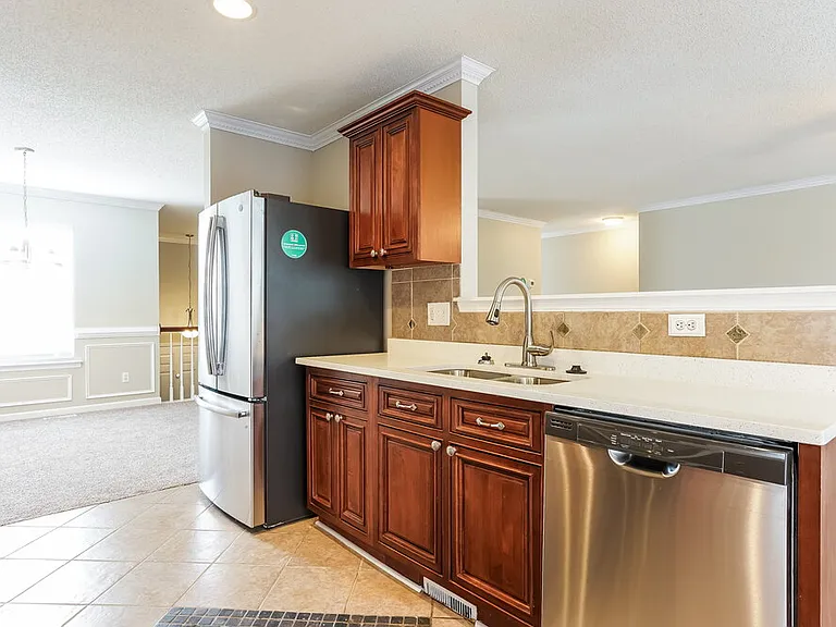 5904 Roteny Ct — Photo 8