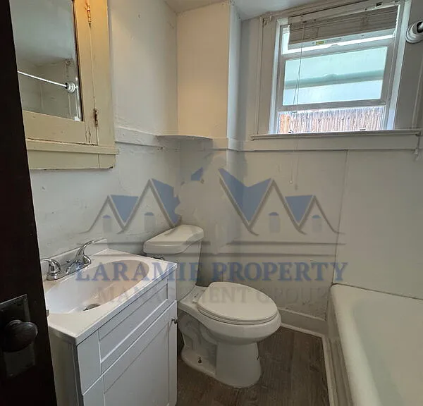 511 1/2 Lewis St — Photo 12