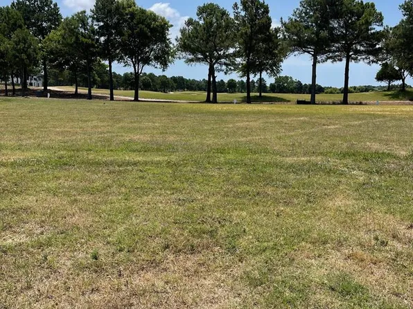 227 Muirfield Dr, Cape Charles, VA 23310
