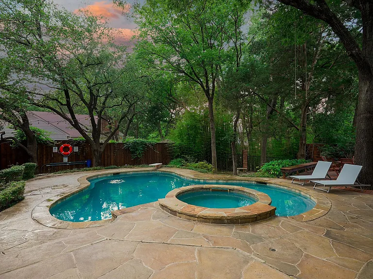 6507 Clubhouse Cir — Photo 45