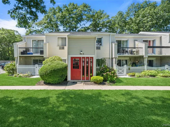 36 Richmond Boulevard #4A, Ronkonkoma, NY 11779