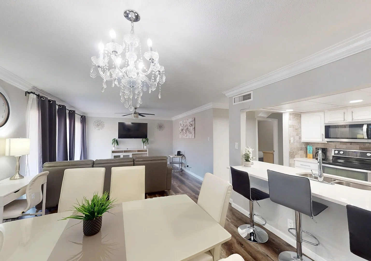GP78B World Cup Stay - 10 min to AT&T - Sleeps 6 - Free Parking — Photo 1