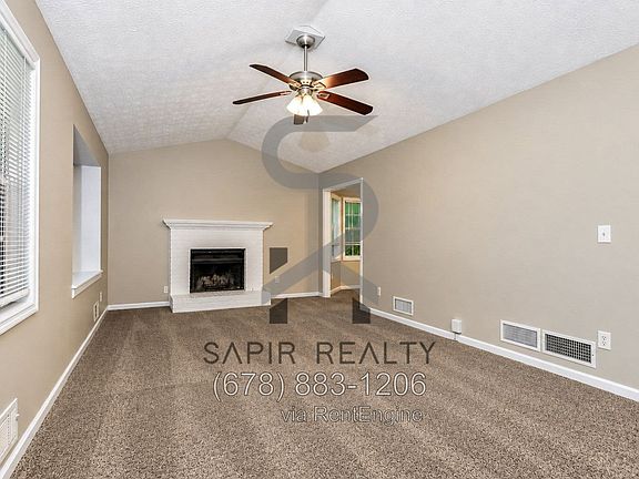 3rd image of 1002 Darvin Ln NW