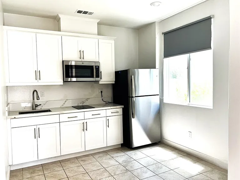 2437 Crater Ave — Photo 5