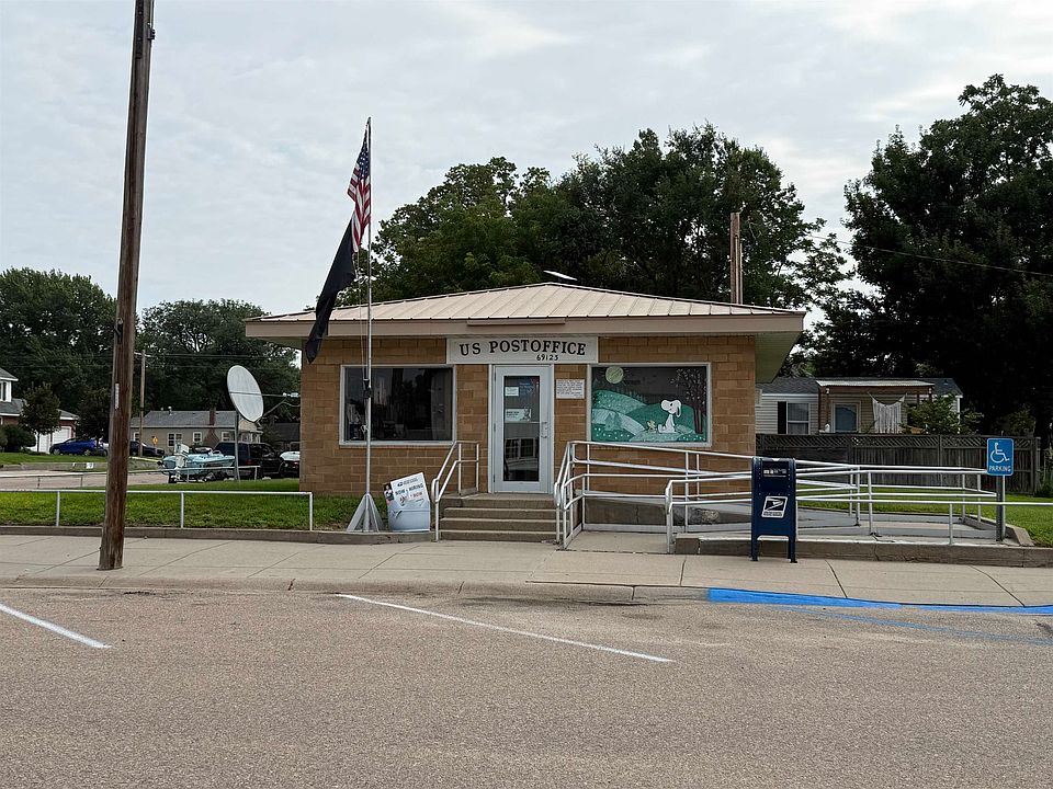 1st image of 103 E Commercial