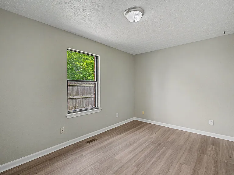 6334 Shull Rd — Photo 20