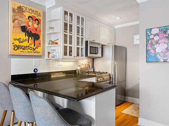 3rd image of 311 E 75th St APT 5K