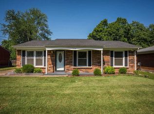 7994 Woodbury Dr, Louisville, KY 40219