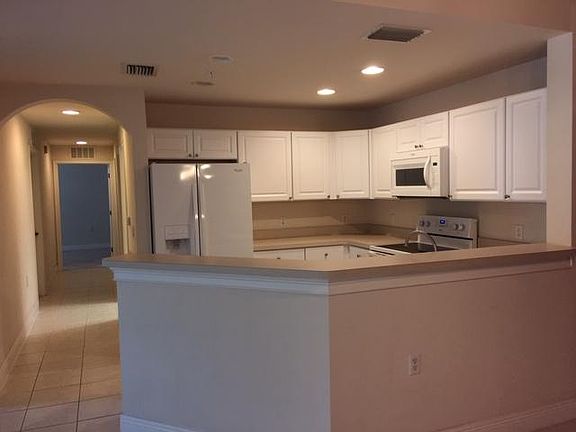 5th image of 3956 Pomodoro Cir Unit 101