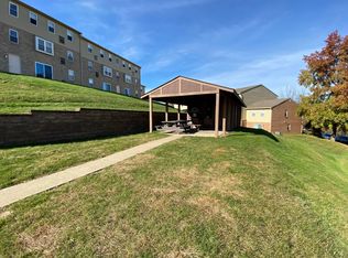 Spacious 2BR at Bellwood Manor! Great North Hills Location! Call Today!, Pittsburgh, PA 15229