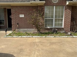 923 Willow Pond St, College Station, TX 77845