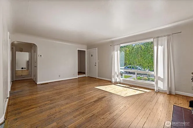1010 N Union Ave — Photo 2