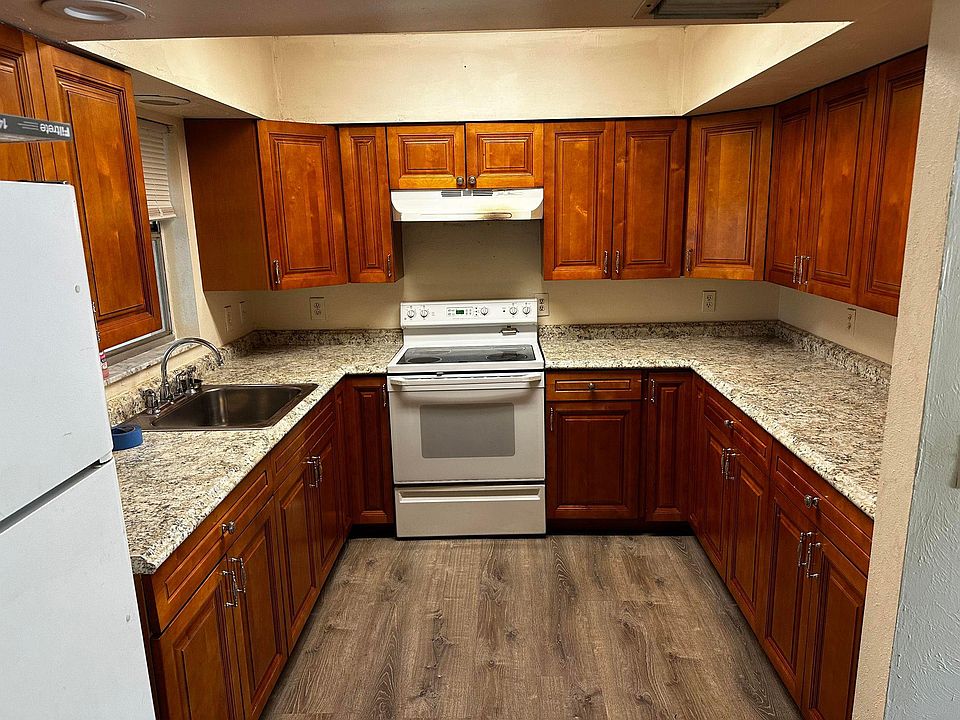 1st image of 2320 Moulder Dr
