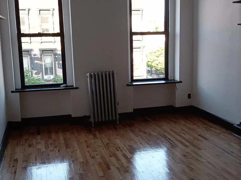 1094 Bedford Ave #2 — Photo 12