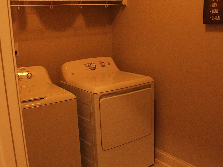 111 Sourwood Ln — Photo 9
