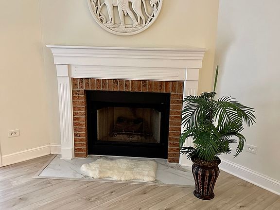 4th image of 2853 Meadow Ln Unit V1