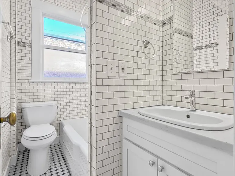 2056 NW Glisan St — Photo 40