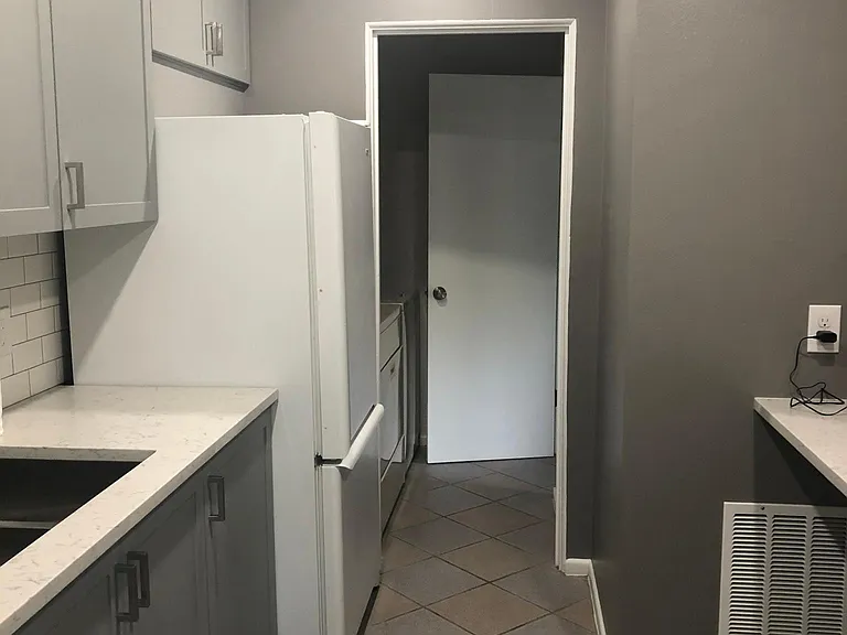 820 Huntington Ct — Photo 7