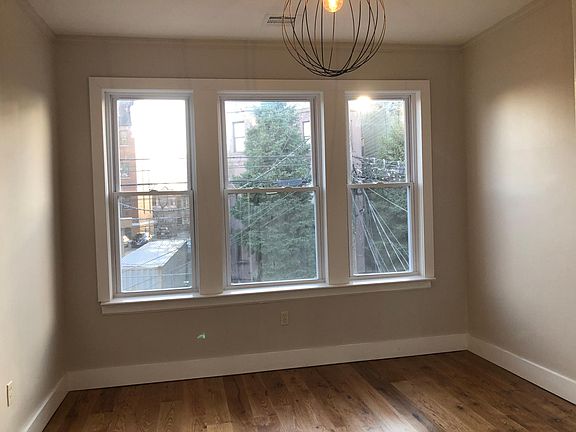 4th image of 162 Clendenny Ave #2Y