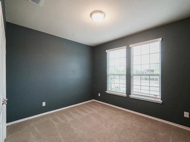 4004 Stone Trail Dr — Photo 16