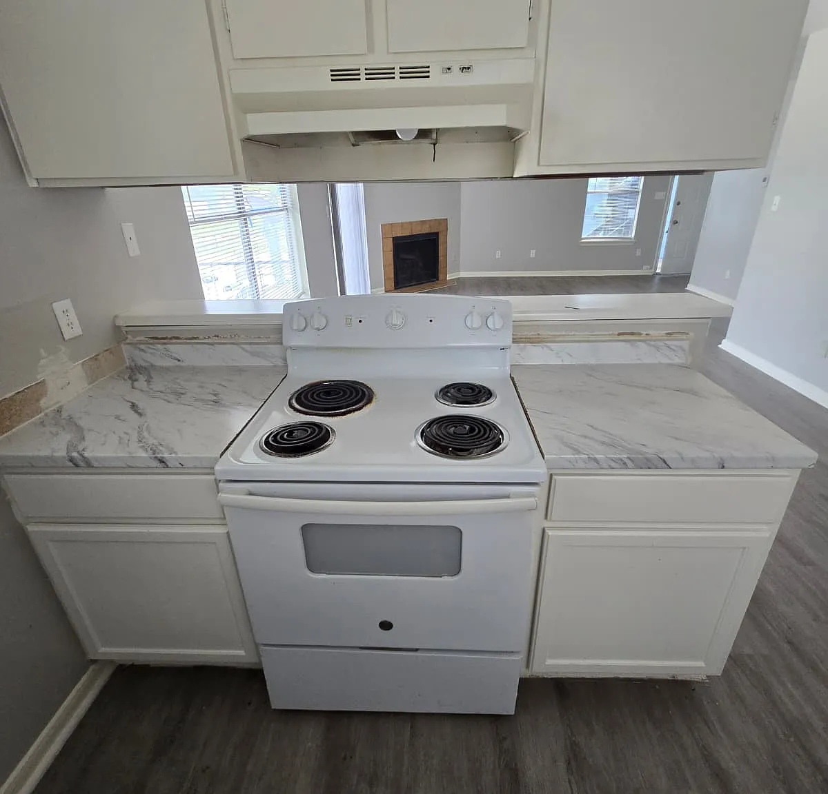 3221 Hirschfield Rd — Photo 3