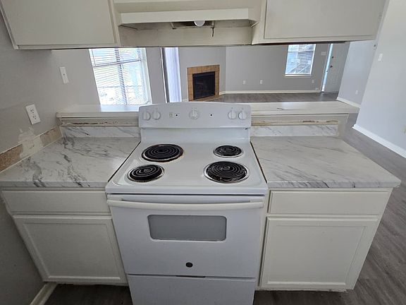 3rd image of 3221 Hirschfield Rd APT D