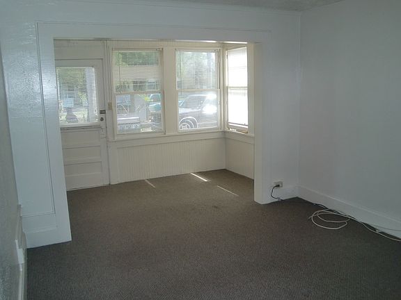 Living Room in 1/1