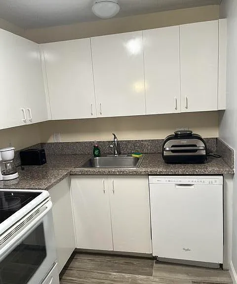 5070 Sanctuary Way #E — Photo 8
