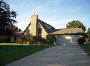 10239 Autumn Leaves Ct, Granger, IN 46530