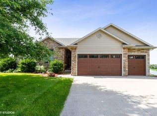 5185 Waterfront Ct, Pleasant Hill, IA 50327