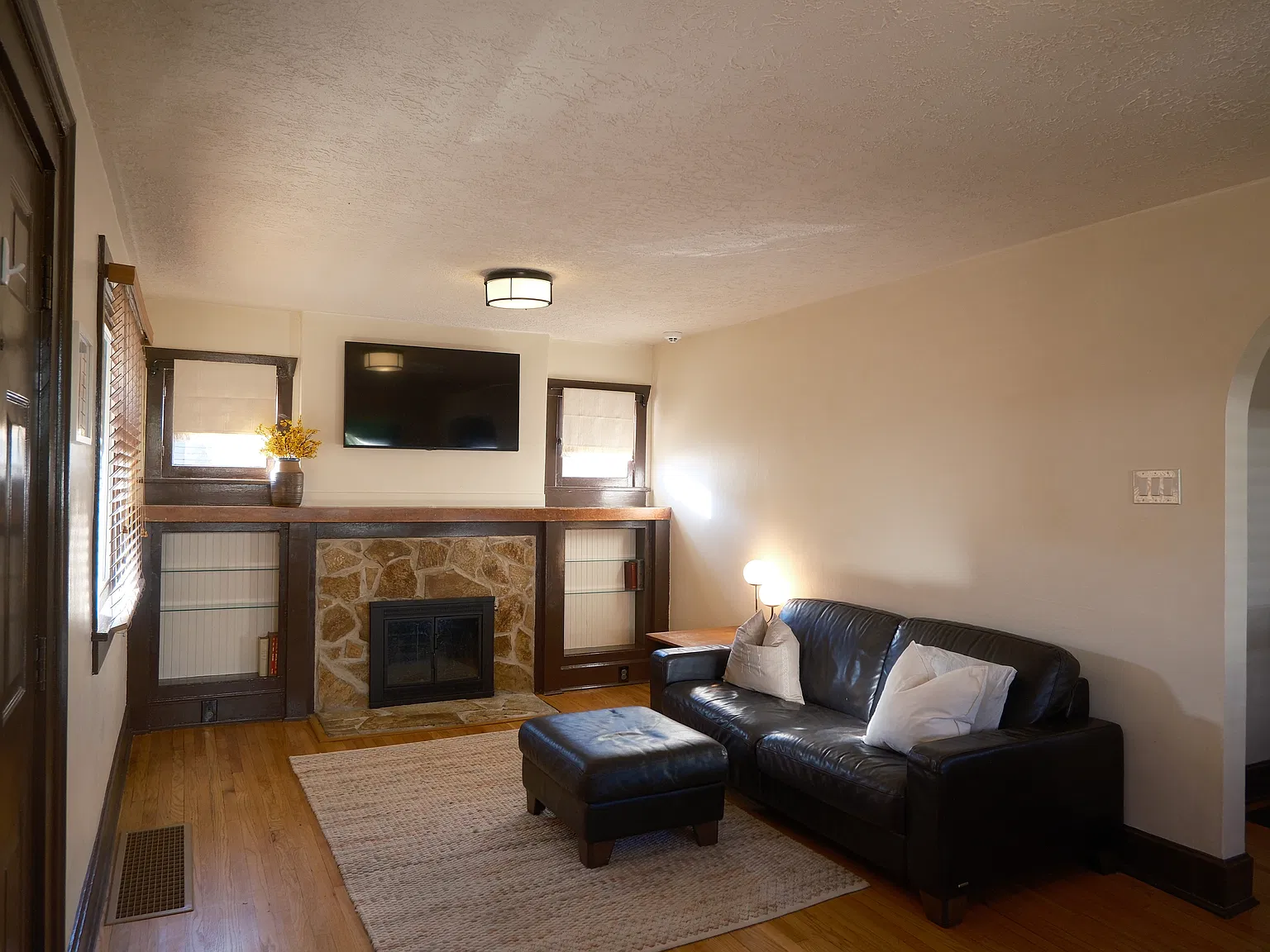 151 E Hampton Ave S — Photo 2
