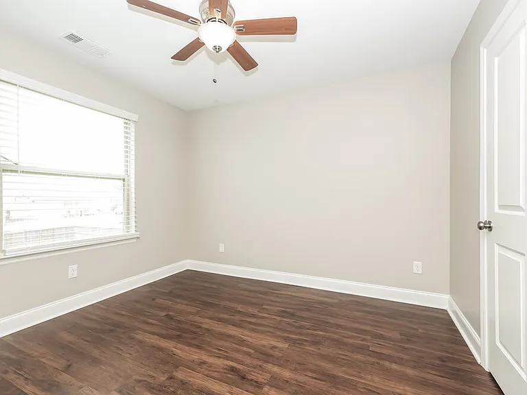 1005 Keeneland Dr — Photo 14