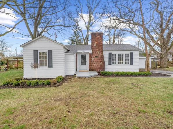 9083 Pittsfield St, Commerce Township, MI 48382