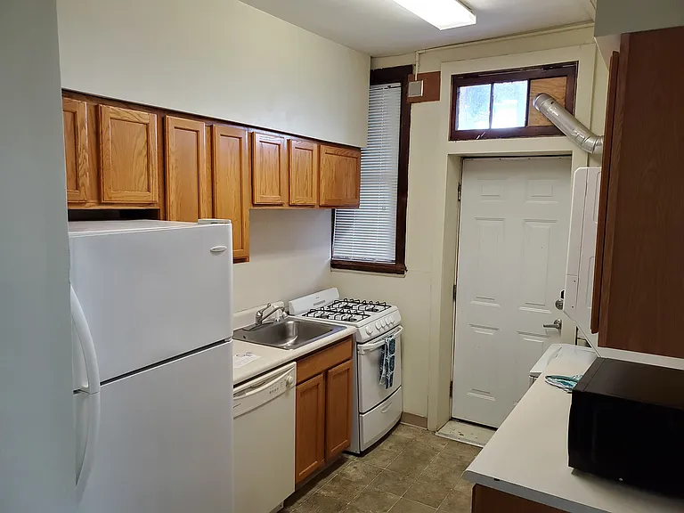 Aces Apartments — Photo 82