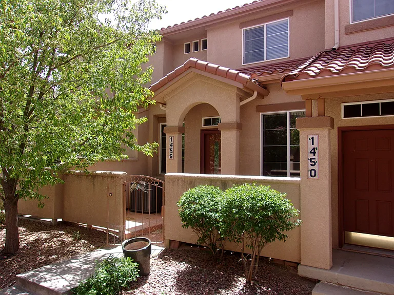 1456 Courtyard Hts — Photo 1
