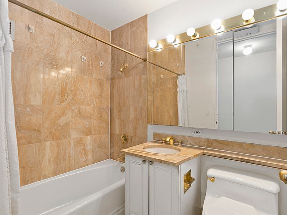 4th image of 201 W 72nd St APT 3K